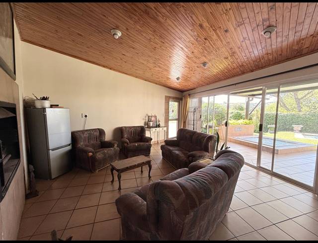 4 BEDROOM HOUSE FOR SALE IN SCHUINSHOOGTE